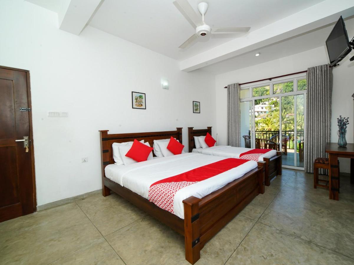 Oyo 555 Villa Dasuni 캔디 외부 사진