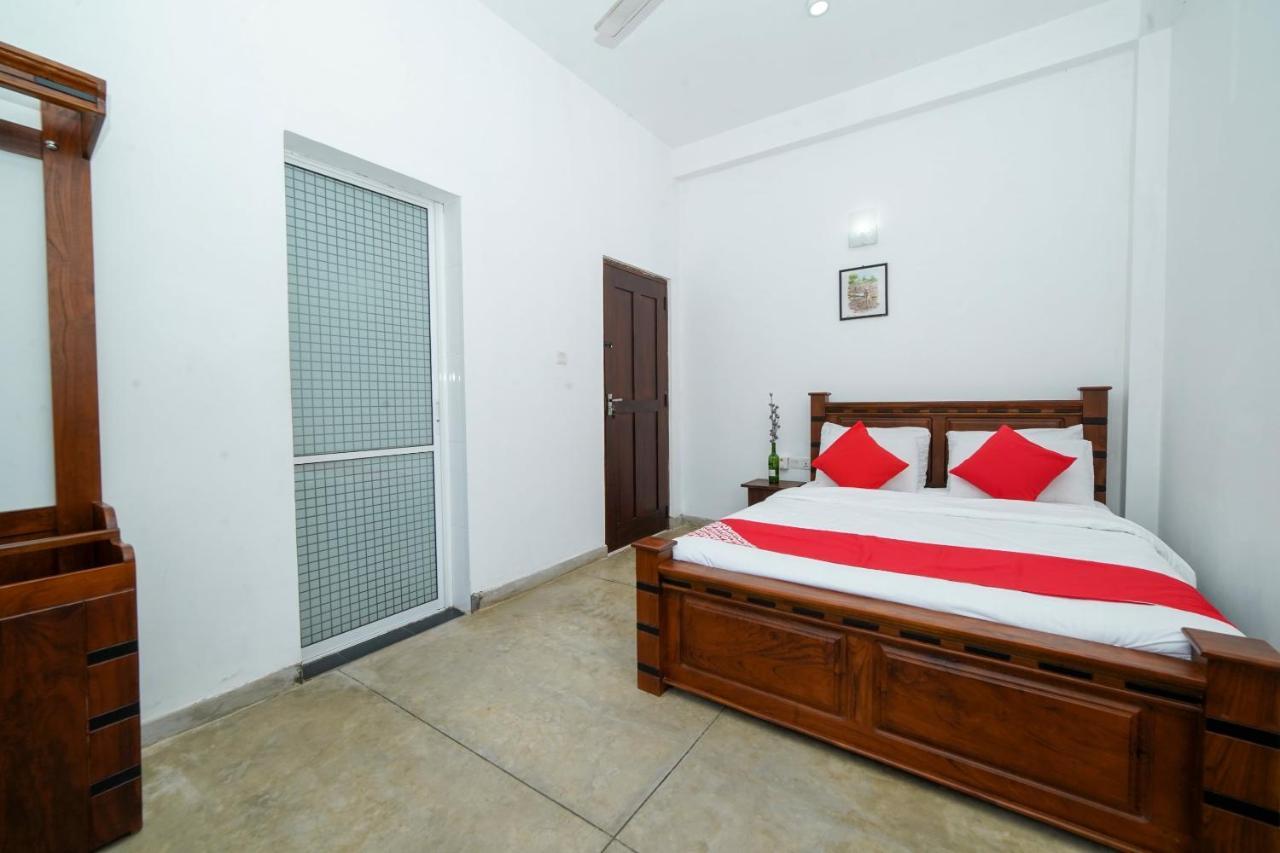 Oyo 555 Villa Dasuni 캔디 외부 사진
