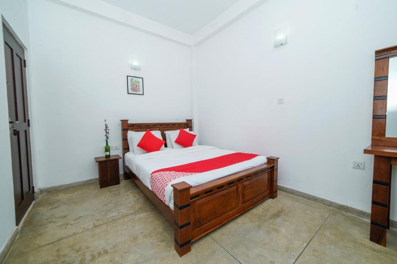 Oyo 555 Villa Dasuni 캔디 외부 사진
